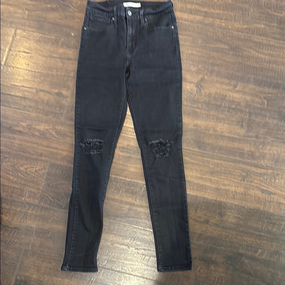 Women's Levi’s Black Distressed Jeans
